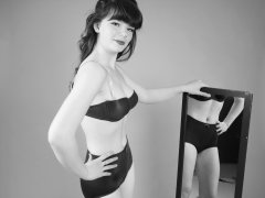 20160522 Ronnie97 playing with mirrors in blue Chinese bra and girdle