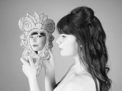 20160522 Ronnie97 playing with mirrors