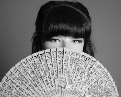 20160522 Ronnie97 playing with Chinese fan