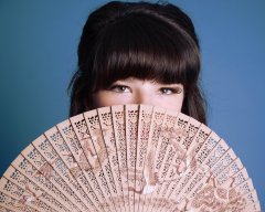 20160522 Ronnie97 playing with Chinese fan