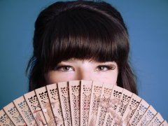 20160522 Ronnie97 playing with Chinese fan