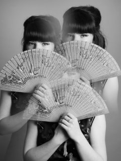 20160522 Ronnie97 playing with Chinese fan