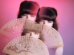 20160522 Ronnie97 playing with Chinese fan