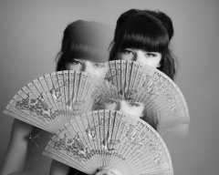 20160522 Ronnie97 playing with Chinese fan