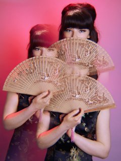 20160522 Ronnie97 playing with Chinese fan