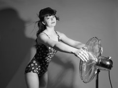 20160522 Ronnie97 in vintage red tummy-control one-piece swimsuit, playing with 40cm fan