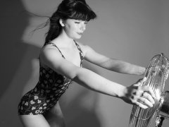 20160522 Ronnie97 in vintage red tummy-control one-piece swimsuit, playing with 40cm fan