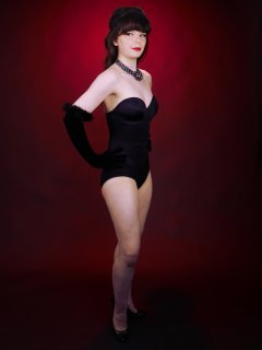 20160522 Ronnie97 in black strapless Miraclesuit bodyshaper and tightly-laced underbust corset