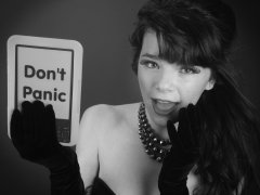 20160522 Ronnie97 don't panic Kindle screensaver