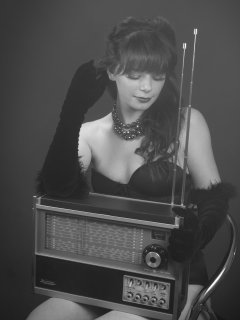 20160522 Ronnie97 in black strapless Miraclesuit bodyshaper and tightly-laced underbust corset