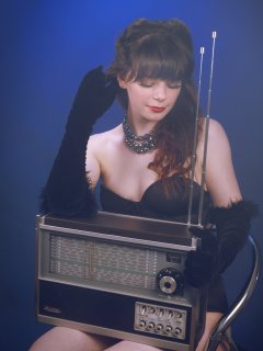 20160522 Ronnie97 in black strapless Miraclesuit bodyshaper and tightly-laced underbust corset