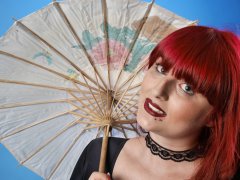 2016-09-03 Miss Danni Lou holding Chinese paper umbrella