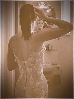 2016-09-09 Danielle Morrison in vintage Berlei pantie corselette and ballet pointe shoes