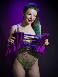 2016-10-09 - Ronniee in high-cut paisley-print swimsuit