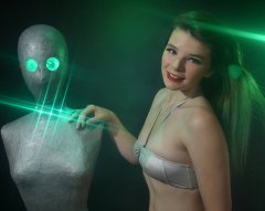 2016-10-09 - Ronniee in tiny silver bikini