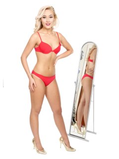 2016-11-06 Fleur in red "Love" bikini