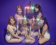 2016-12-11 Miss Danni Lou and her friend Char in R2D2 swimsuits with android through multi-image filter