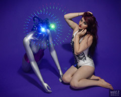 2016-12-11 Miss Danni Lou in R2D2 swimsuit, with LED-lit broken mannequin