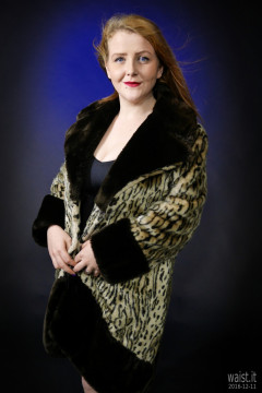 2016-12-11 Char portrait, wearing fur coat