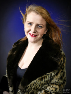 2016-12-11 Char portrait, wearing fur coat