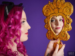 2017-01-21 Tasha face in the mirror