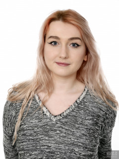 2017-03-11 LilyAmber headshot