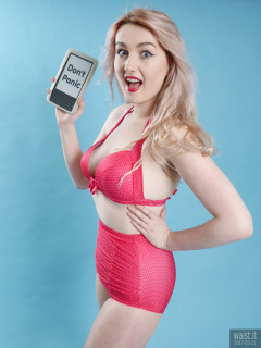 2017-03-11 LilyAmber red and white polka-dot high-waist two-piece swimsuit