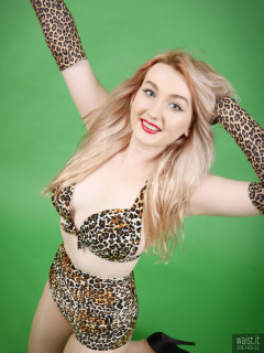 2017-03-11 LilyAmber animal-print high-waist two-piece swimsuit