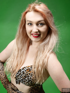 2017-03-11 LilyAmber animal-print high-waist two-piece swimsuit