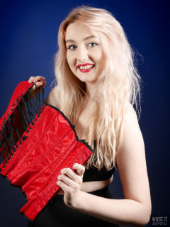 2017-03-11 LilyAmber bra,,style210 grdle and red Vollers overbust corset