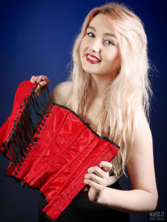 2017-03-11 LilyAmber bra,,style210 grdle and red Vollers overbust corset