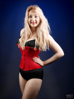 2017-03-11 LilyAmber bra,,style210 grdle and red Vollers overbust corset