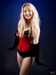 2017-03-11 LilyAmber bra,,style210 grdle and red Vollers overbust corset