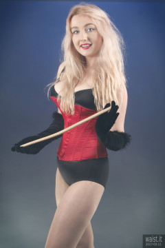 2017-03-11 LilyAmber bra,,style210 grdle and red Vollers overbust corset