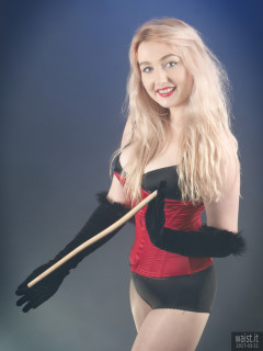 2017-03-11 LilyAmber bra,,style210 grdle and red Vollers overbust corset