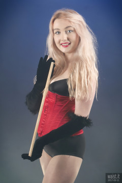 2017-03-11 LilyAmber bra,,style210 grdle and red Vollers overbust corset