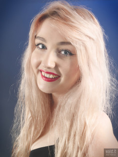 2017-03-11 LilyAmber headshot