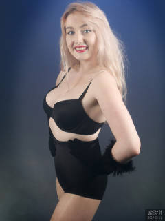 2017-03-11 LilyAmber bra and style 210 pantie girdle