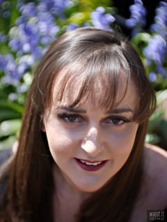 2017-04-22 Patsy headshot with Petzval type lens