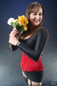 2017-04-22 Patsy red Vollers Corset