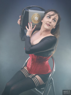 2017-04-22 Patsy red Vollers Corset