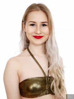 2017-05-19 Laura Sele golden top and black control briefs worn as hotpants