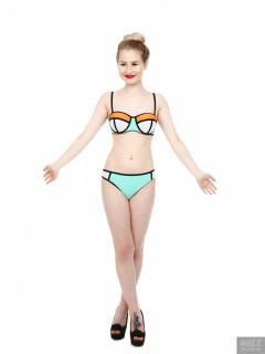 2017-05-19 Laura Sele multi-coloured neoprene bikini