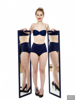 2017-05-19 Laura Sele blue Chinese bra and 1960's style pantie girdle