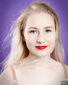 2017-05-19 Laura Sele yellow 1960s Berlei flowerpower pantie corselette