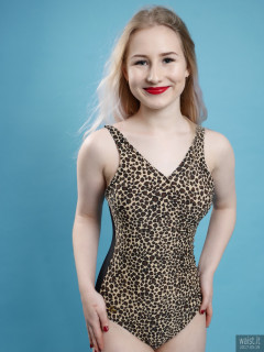 2017-05-19 Laura Sele in vintage style animal print tummy-control swimsuit
