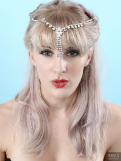 2017-06-10 Emma Lou head shot