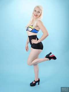 2017-06-10 Dayna Nirvana in multi coloured neoprene bikini top and black lycra high-waisted control briefs, worn as hot pants