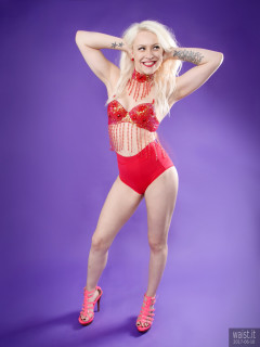 2017-06-10 Dayna Nirvana in red jewelled dance top and Chinese pocket girdle worn as hot pants