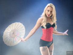 2017-08-15 Jade-Lauren in tightly laced red underbust corset, over black long-line bra and tight black Chinese pantie girdle, worn as hot-pants